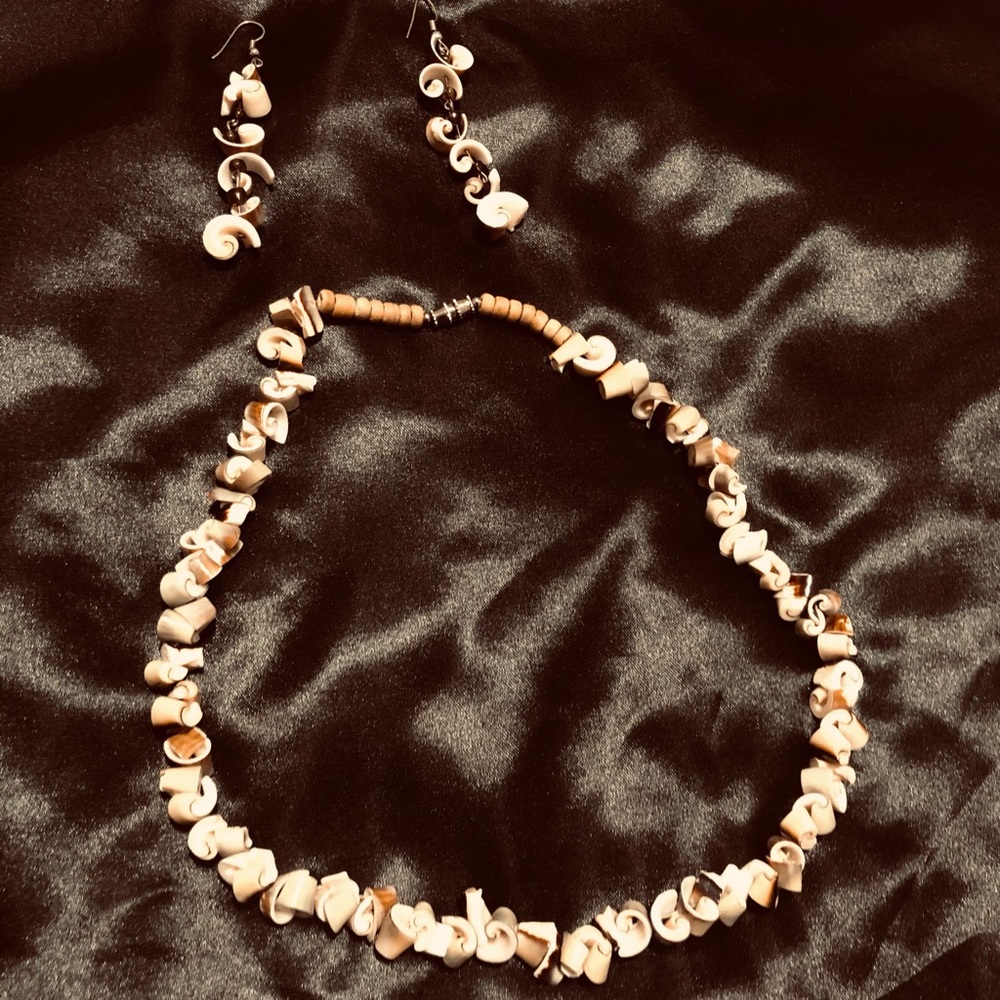 🐚 necklace and earrings set 🐚
